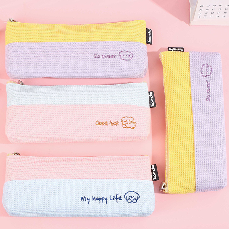 Creative-fashion-Triangle-Pencil-Bag-for-girls